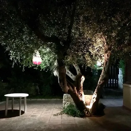 Casa Vacanze Castro Salento 別荘